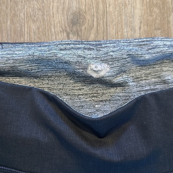 PONY BLACK CROPPED LEGGINGS SIZE L - Picture 3 of 5